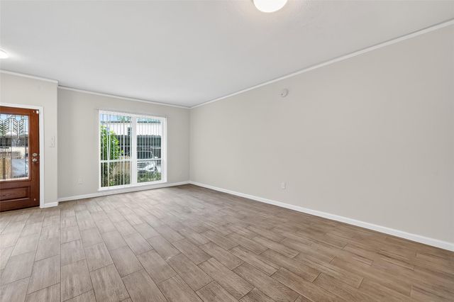 811 Threadneedle Street 258, Houston, TX 77079