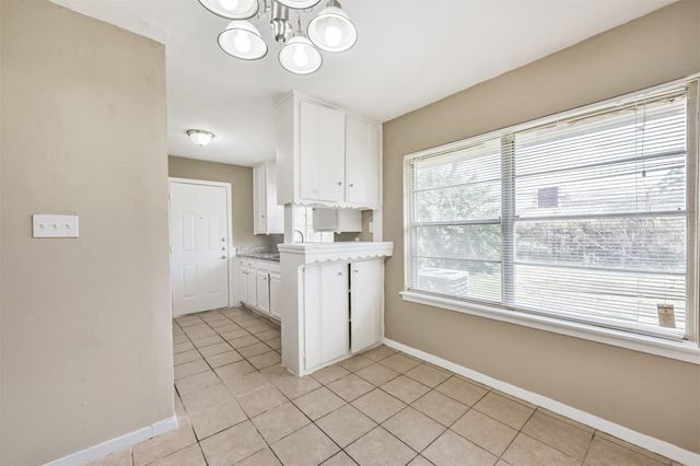 10214 Bretton Drive, Houston, TX 77016