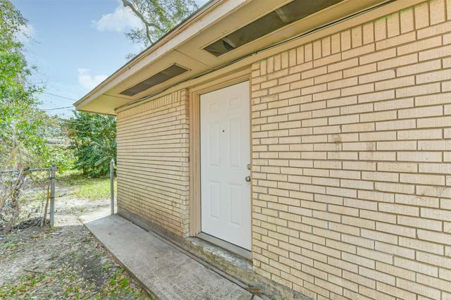 10214 Bretton Drive, Houston, TX 77016