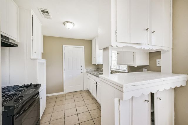 10214 Bretton Drive, Houston, TX 77016