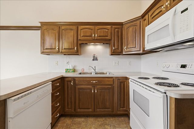 1596 Nantucket Dr, Lexington, OH 44904