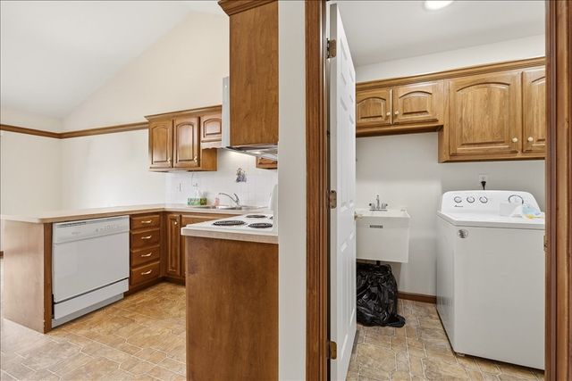 1596 Nantucket Dr, Lexington, OH 44904