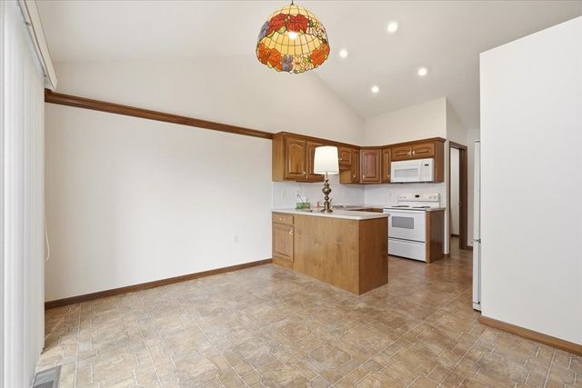 1596 Nantucket Dr, Lexington, OH 44904