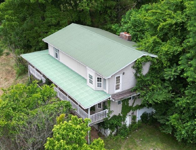 98 Hackett Valley Rd, Hickman, TN 38567