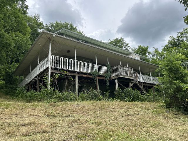 98 Hackett Valley Rd, Hickman, TN 38567
