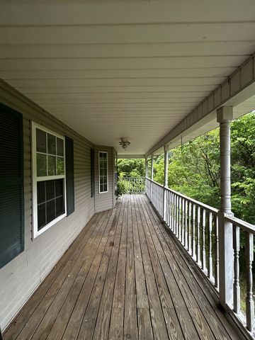 98 Hackett Valley Rd, Hickman, TN 38567