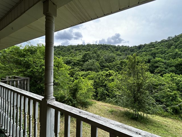 98 Hackett Valley Rd, Hickman, TN 38567