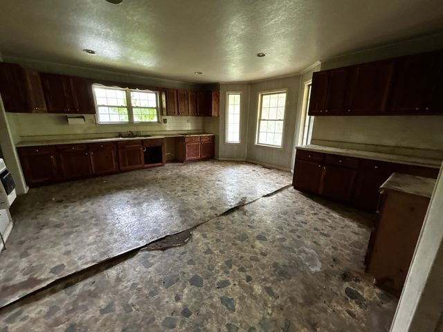 98 Hackett Valley Rd, Hickman, TN 38567
