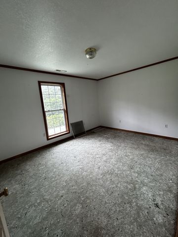 98 Hackett Valley Rd, Hickman, TN 38567