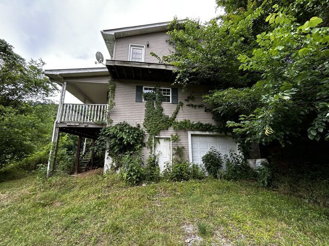 98 Hackett Valley Rd, Hickman, TN 38567