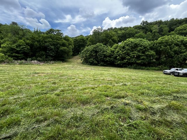 98 Hackett Valley Rd, Hickman, TN 38567