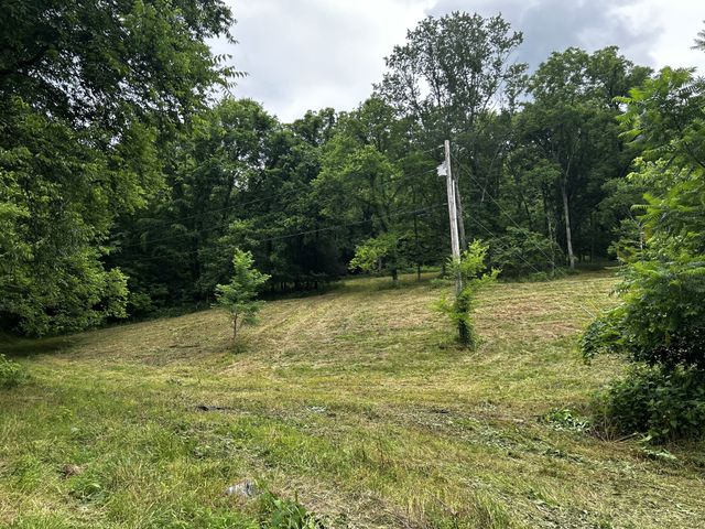 98 Hackett Valley Rd, Hickman, TN 38567