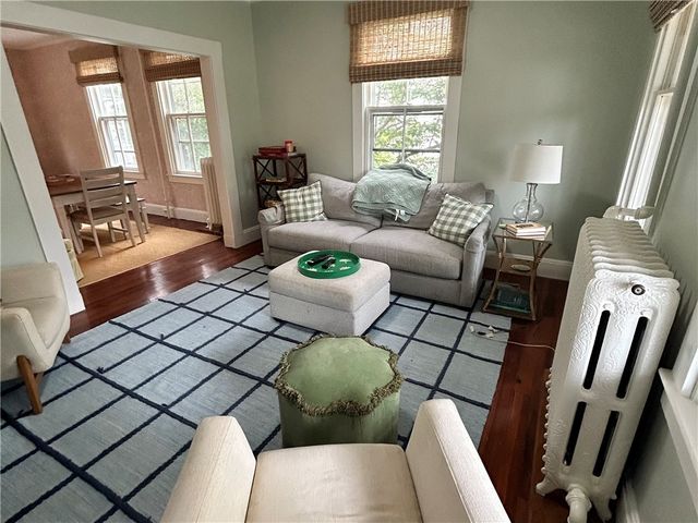 15 Chestnut Street, Newport, RI 02840