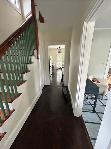 15 Chestnut Street, Newport, RI 02840