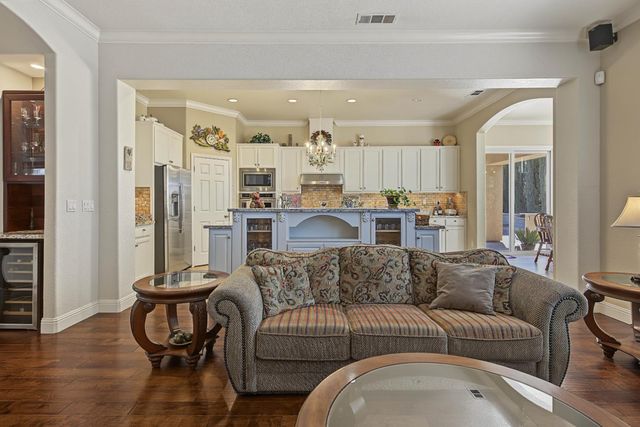 236 Preakness Cir, Manteca, CA 95337