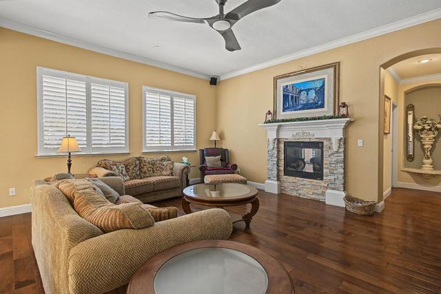 236 Preakness Cir, Manteca, CA 95337