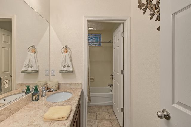 236 Preakness Cir, Manteca, CA 95337