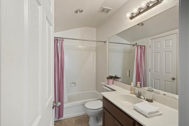 236 Preakness Cir, Manteca, CA 95337