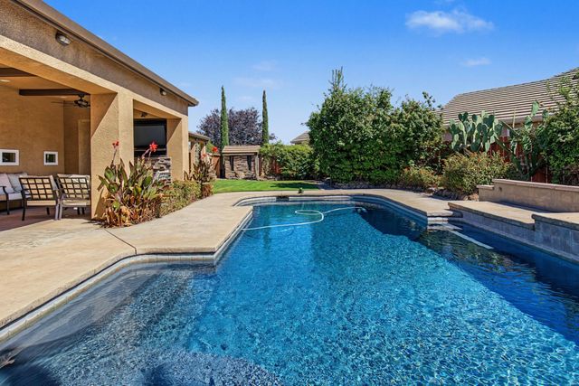236 Preakness Cir, Manteca, CA 95337