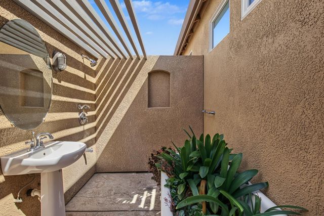 236 Preakness Cir, Manteca, CA 95337
