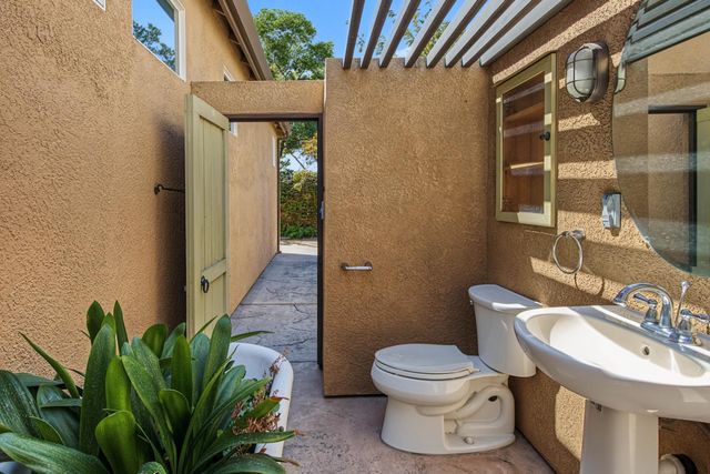 236 Preakness Cir, Manteca, CA 95337