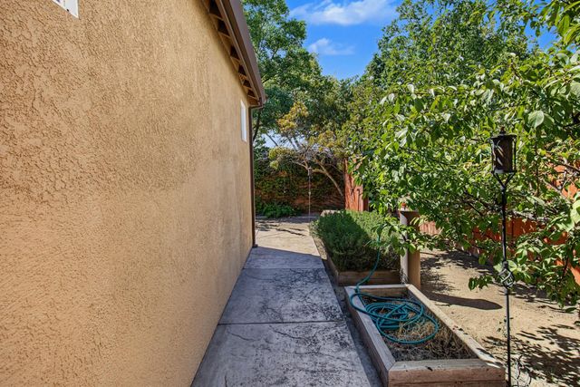 236 Preakness Cir, Manteca, CA 95337