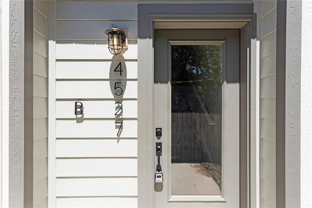 4527 Forest Avenue B, Kansas City, MO 64110