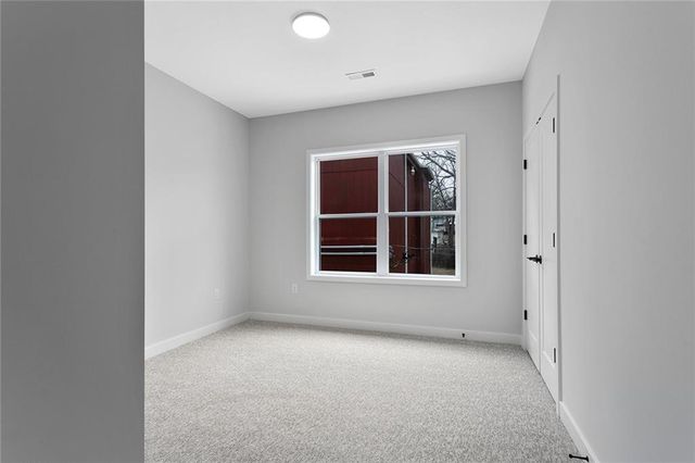 4527 Forest Avenue B, Kansas City, MO 64110