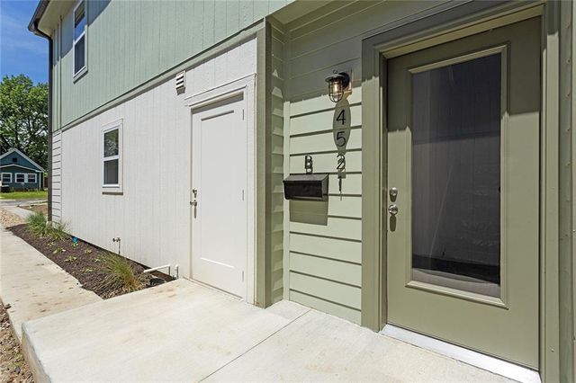 4527 Forest Avenue B, Kansas City, MO 64110