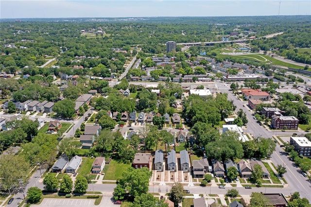 4527 Forest Avenue B, Kansas City, MO 64110