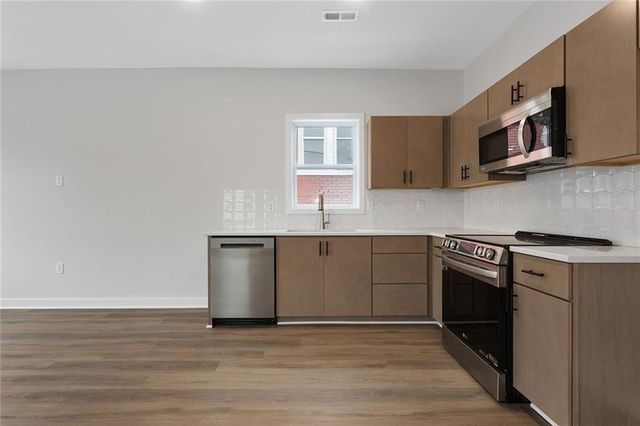 4527 Forest Avenue B, Kansas City, MO 64110