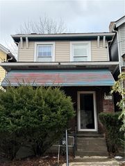 7712 1/2 Francis St, Swissvale, PA 15218
