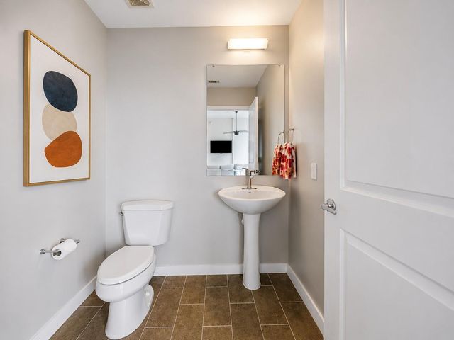 5925 Almeda Road 12202, Houston, TX 77004