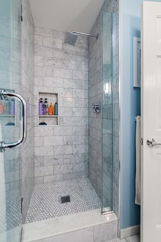 19 Dixfield 1, Boston, MA 02127