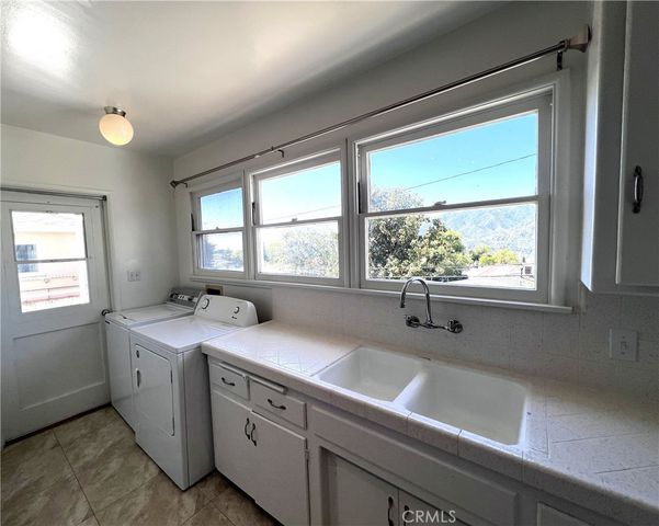 3012 Los Olivos Lane, La Crescenta, CA 91214