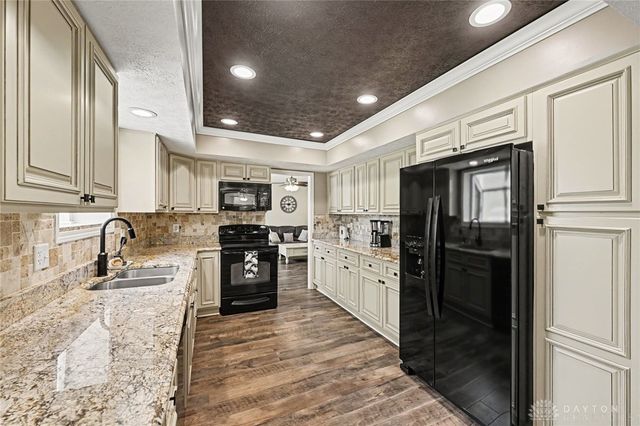 907 Debbie Court, Clayton, OH 45415
