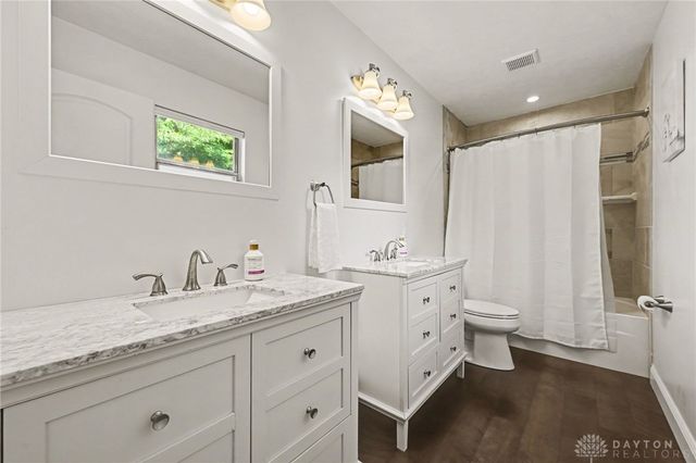 907 Debbie Court, Clayton, OH 45415
