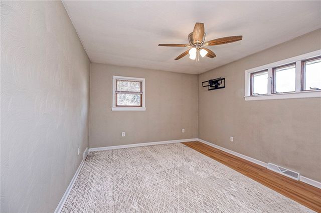 204 Marburger Rd, Forward Twp, PA 16033