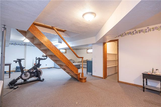 204 Marburger Rd, Forward Twp, PA 16033