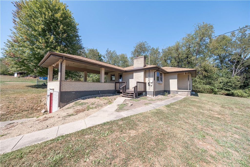 204 Marburger Rd, Forward Twp, PA 16033