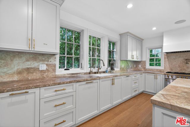 462 Warner Avenue, Los Angeles, CA 90024