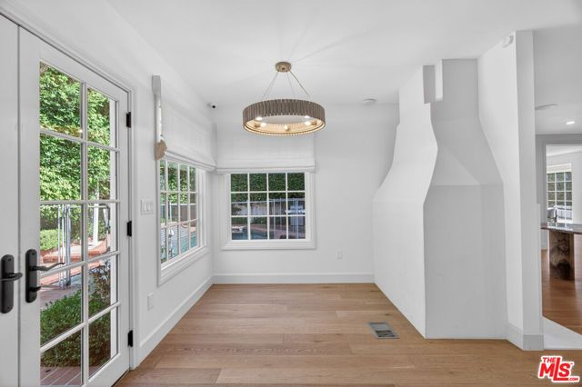 462 Warner Avenue, Los Angeles, CA 90024