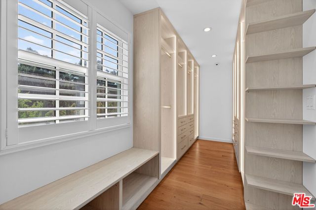 462 Warner Avenue, Los Angeles, CA 90024