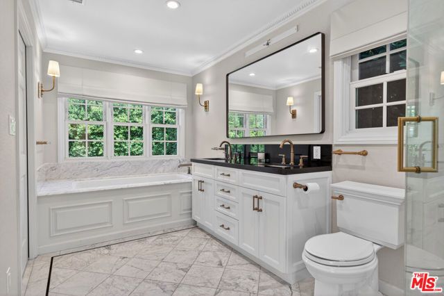462 Warner Avenue, Los Angeles, CA 90024