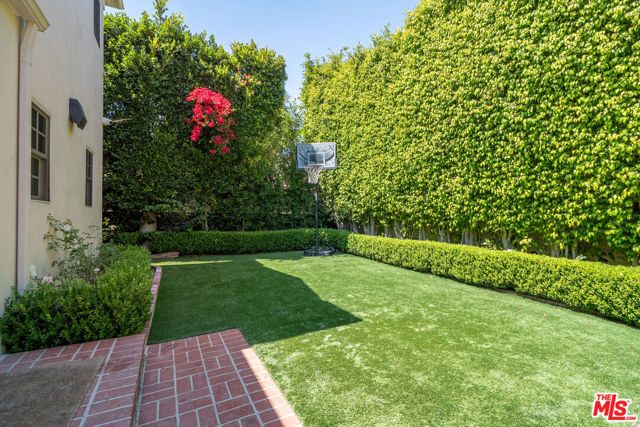 462 Warner Avenue, Los Angeles, CA 90024