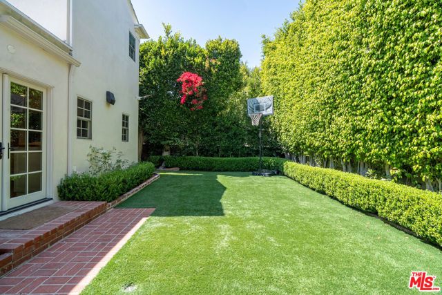 462 Warner Avenue, Los Angeles, CA 90024