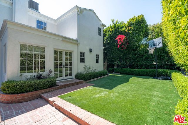 462 Warner Avenue, Los Angeles, CA 90024