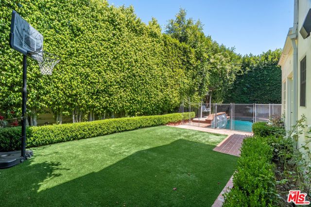 462 Warner Avenue, Los Angeles, CA 90024