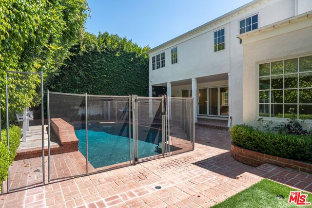 462 Warner Avenue, Los Angeles, CA 90024