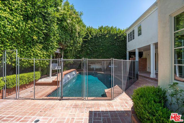 462 Warner Avenue, Los Angeles, CA 90024